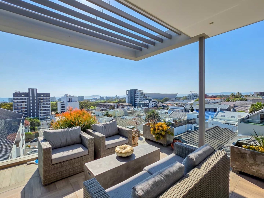 To Let 2 Bedroom Property for Rent in Green Point Western Cape